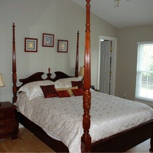 Elegant Cream Bedding Set